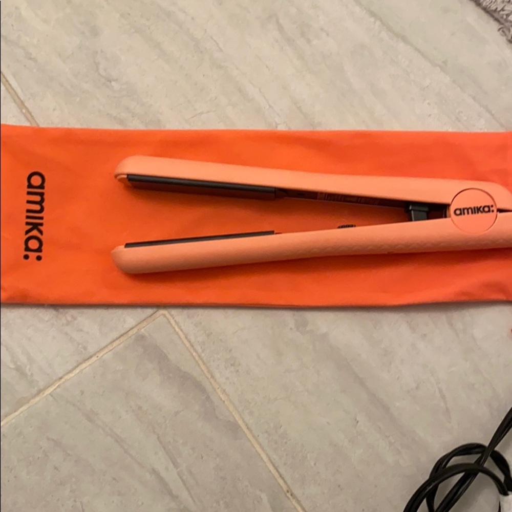 Amika Ceramic Straightener Iron